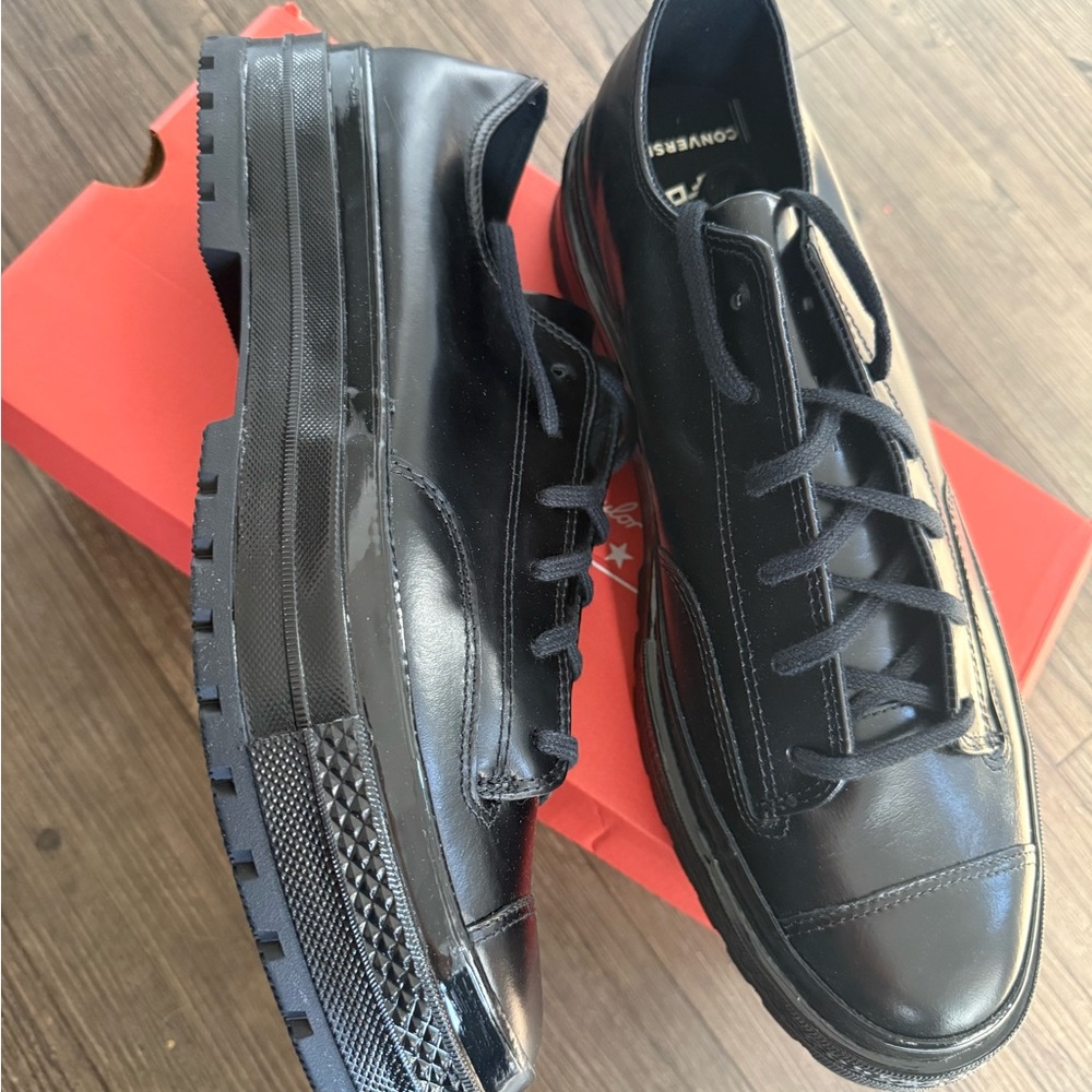BRAND NEW WITH BOX BLACK LEATHER CONVERSE